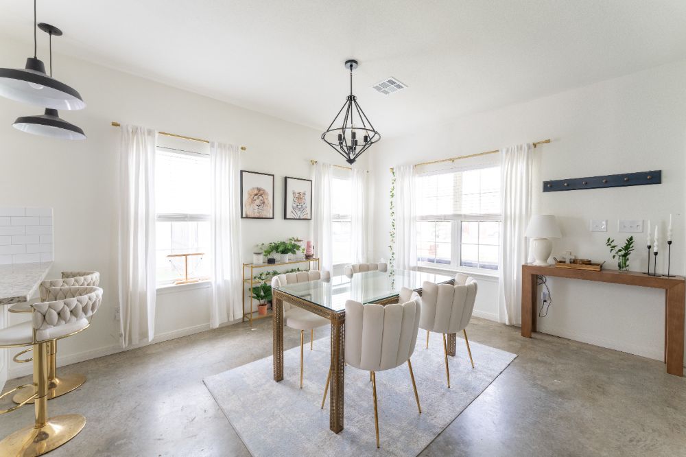 Dinning room in Piper's place